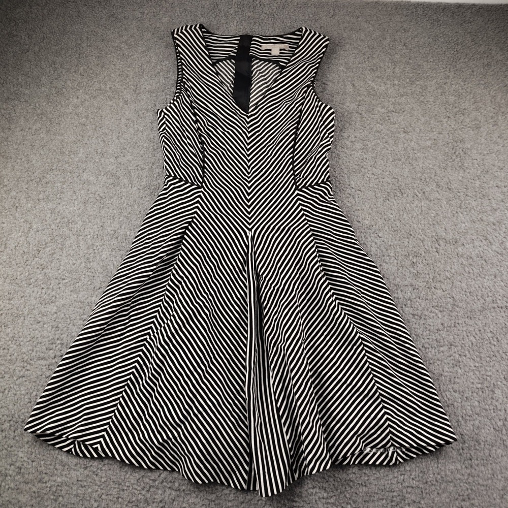 Banana Republic Fit and Flare Dress Sz 8 Striped Black White Sleeveless Stretch